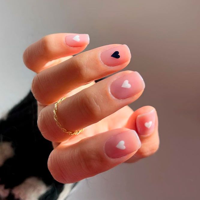 Minimalist Homecoming Nails