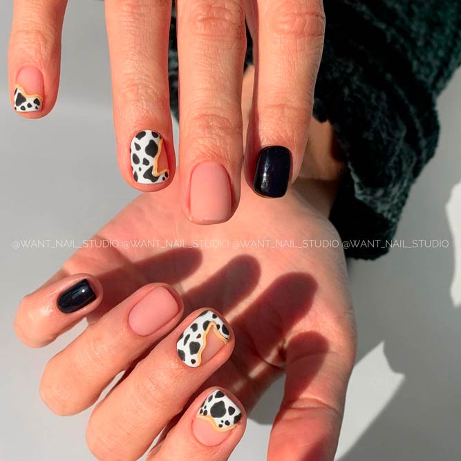 short cute acrylic nails