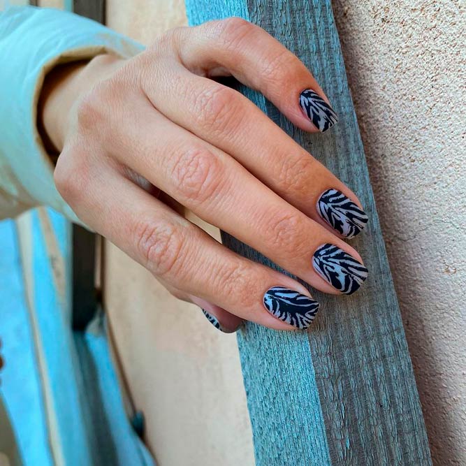 Black Nail Designs For Short Nails