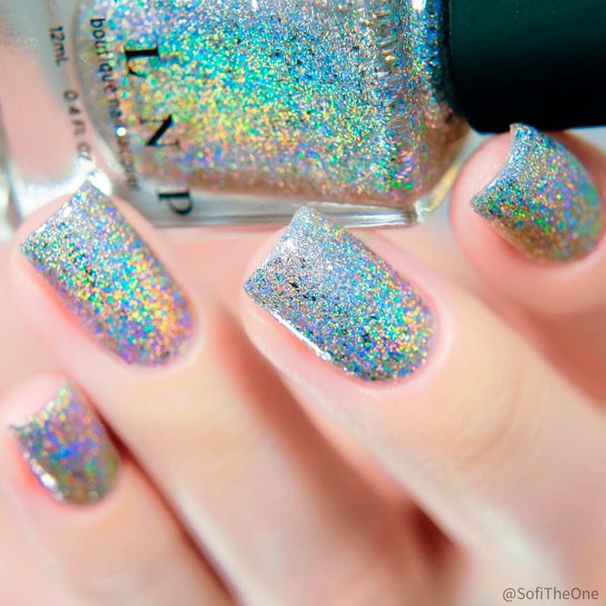 glittery short square nails