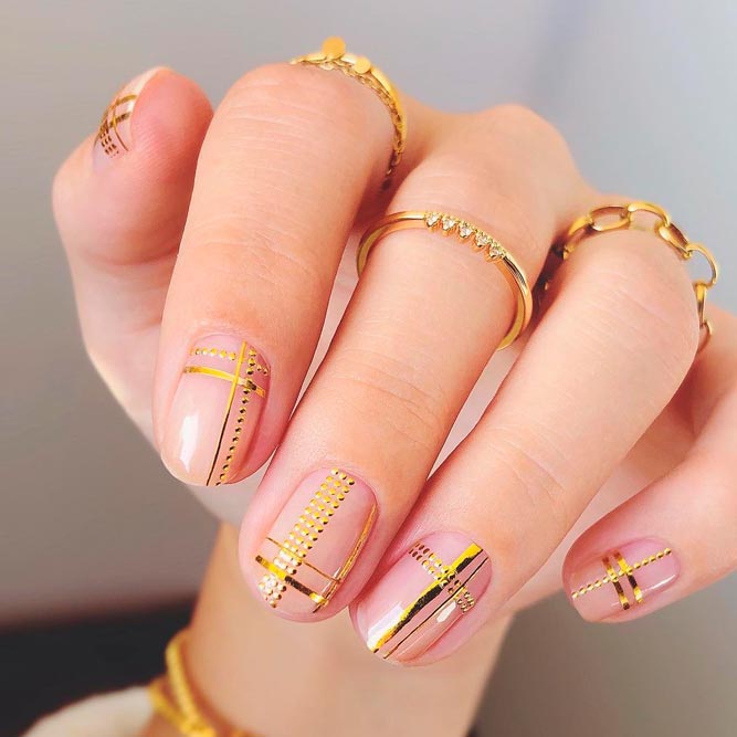 gold short cute nails