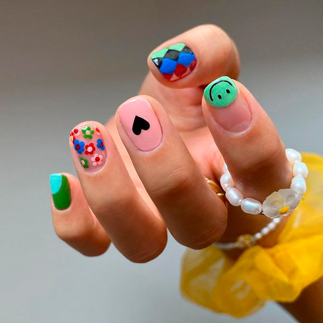 Smiley-Face Nails