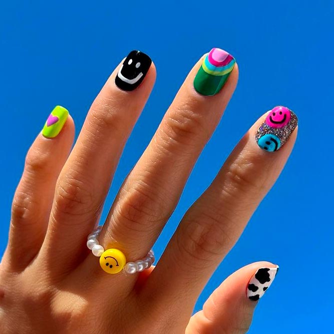 Smiley-Face Nails Designs