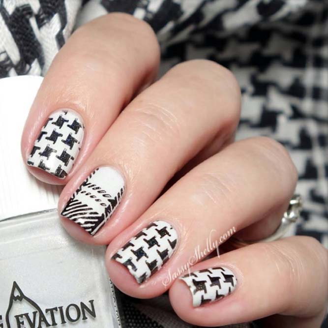Houndstooth Pattern Nude Nails