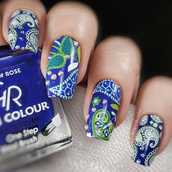 Paisley Pattern Nails In Blue Shades