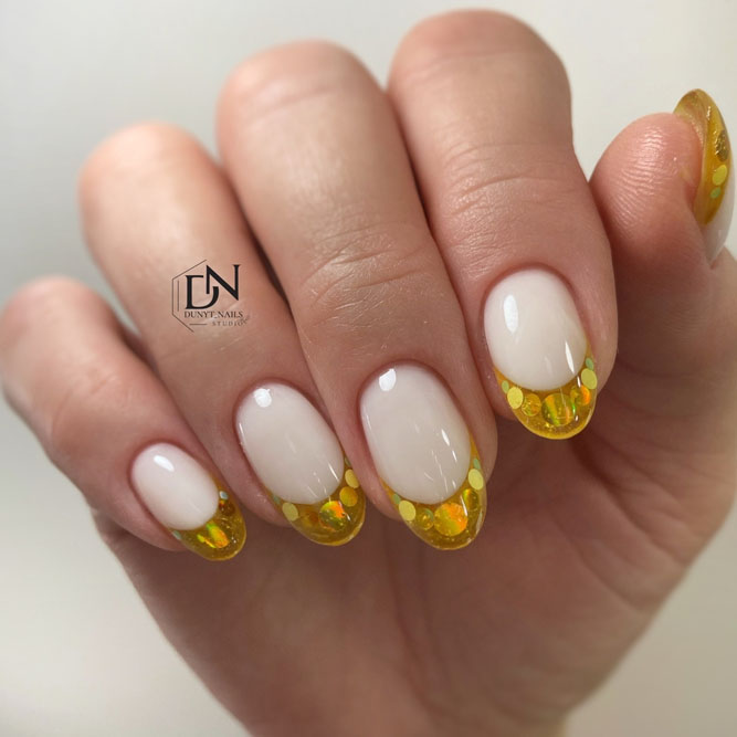 Round French Tip Nails Art