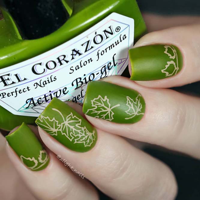 Cute Thanksgiving Nail Art With Leaves