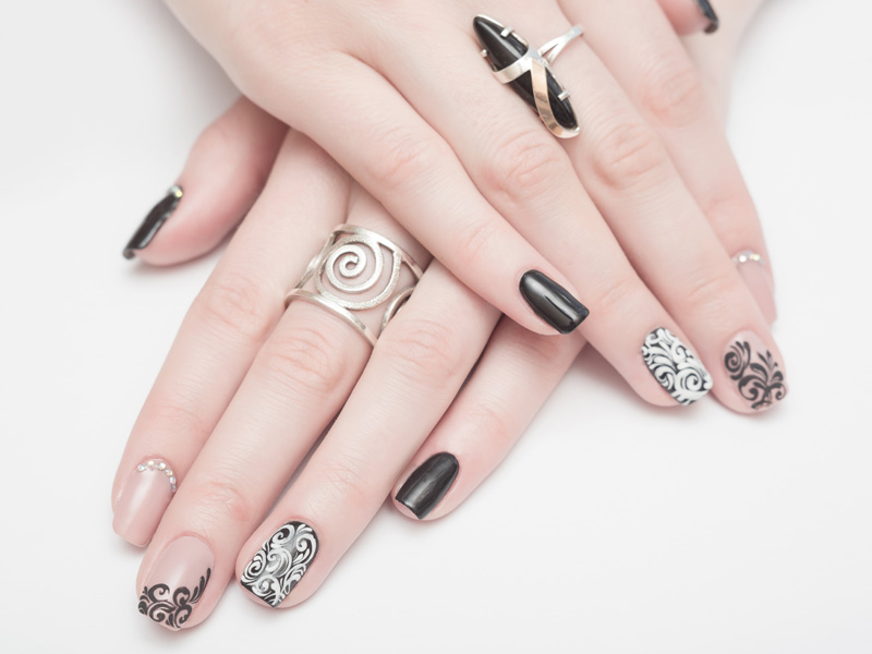 Damask Pattern Nails Art Designs To Try