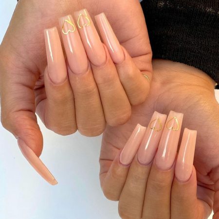 Nude And Gold Nails Designs to Try in 2024