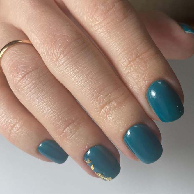Combo Gold Foil Accent And Emerald Nails