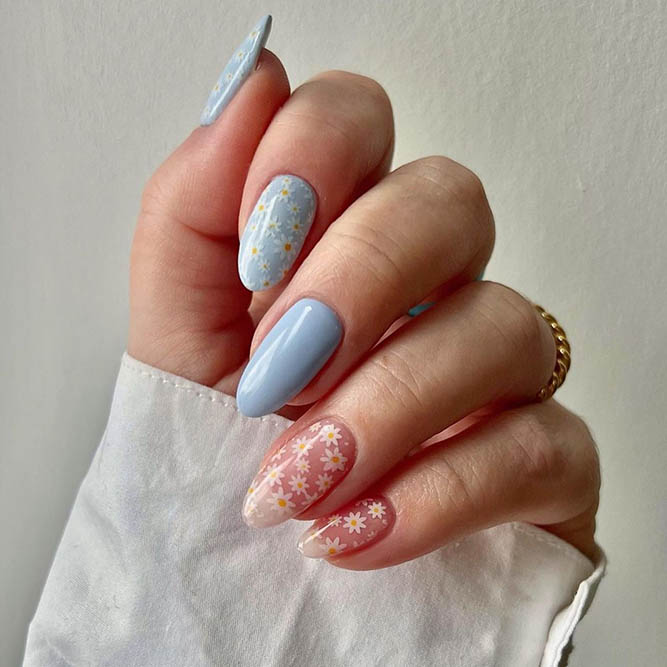 Soft Blue Nails with Daisies