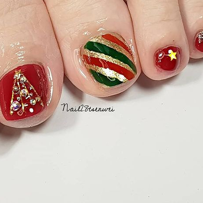 Christmas Toe Nails
