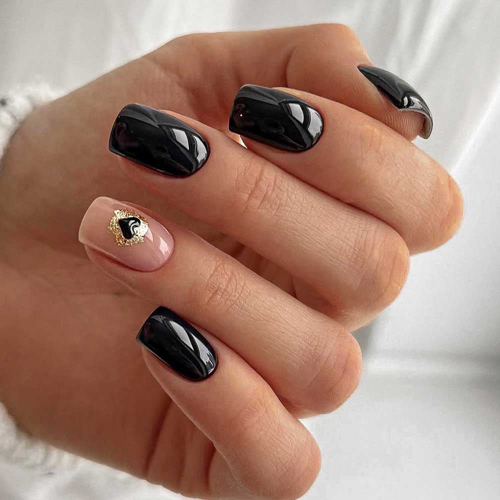Black Nails #nailcolors #fallnails #fallmanicure